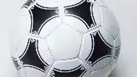 刘洲成借家暴话题公布恋情，女方幽默回应：成了新目标